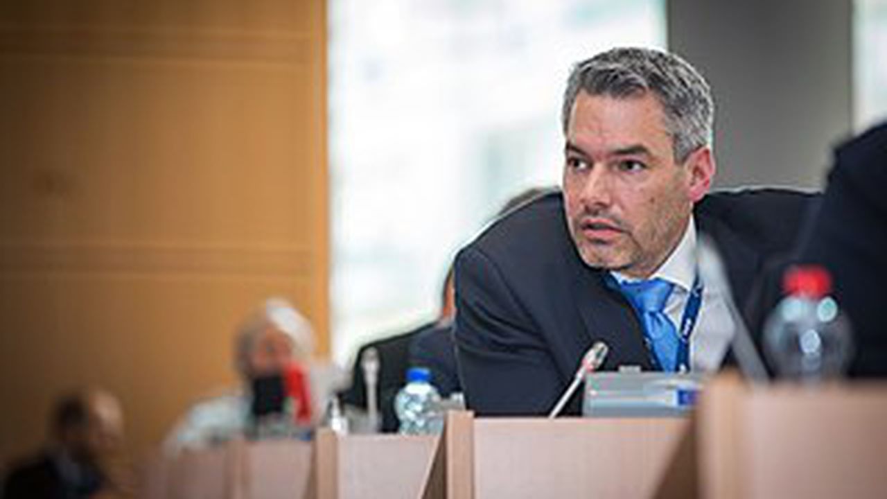 320px_epp_political_assembly__20_march_2019_46705692804_46934300