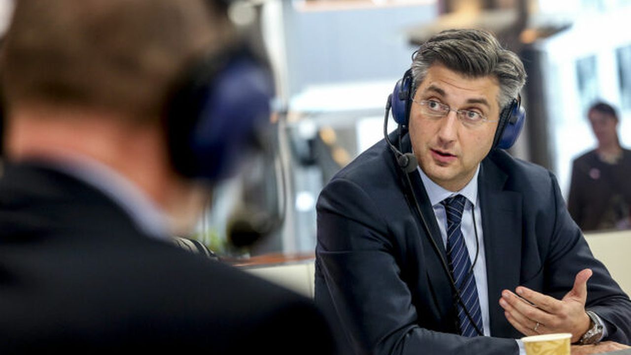 andrej_plenkovic__croatian_part__citizensprc_u2019_corner_debate_on_eu_policies_for_asylum_seekers_and_immigrants_18868875619_86052400