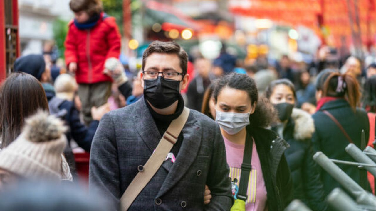 london_face_masks_epidemic_1024x683_76551500