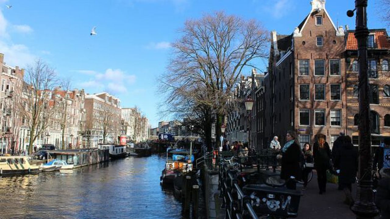 amsterdam_town_city_historical_center_03977000