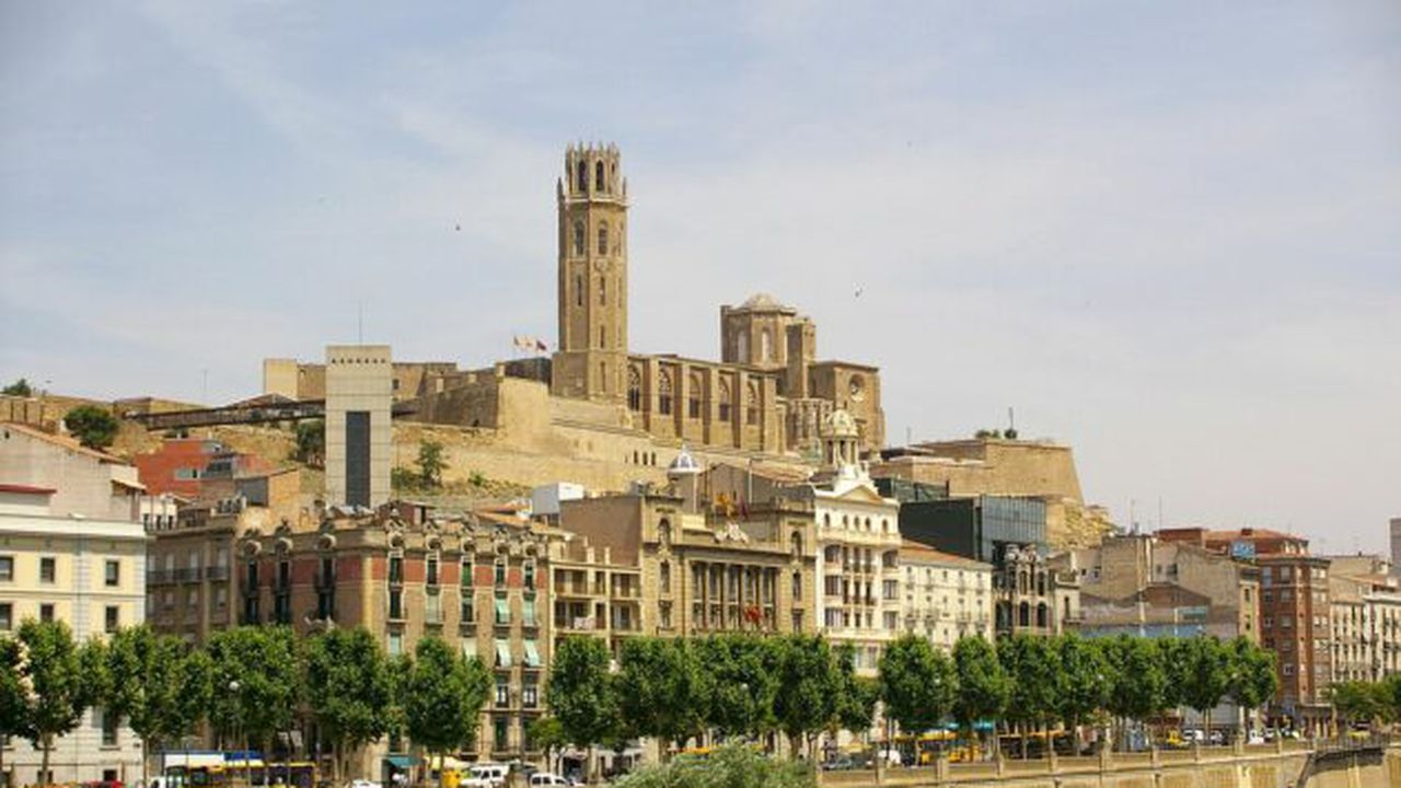 1280px_lleida___la_seu_vella_des_de_cappont_69373100