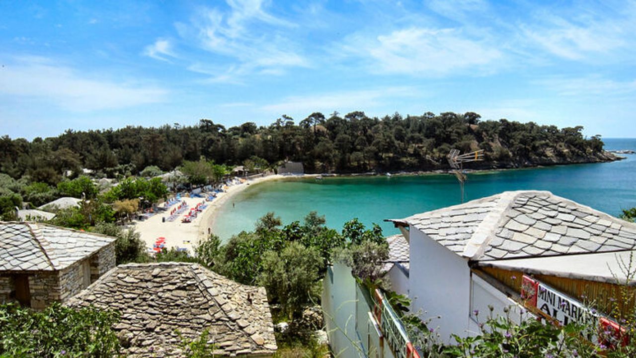 7698030320_4718fcde22_b_53289600