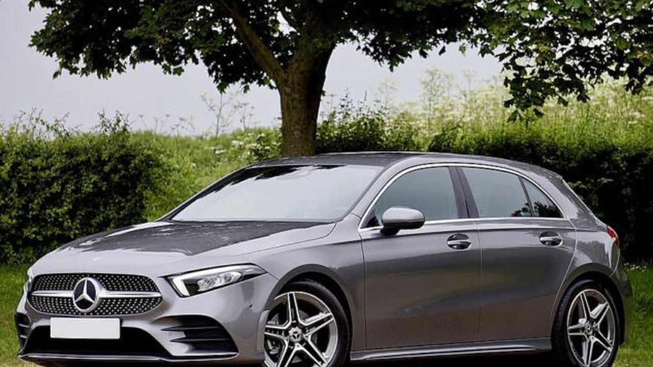 mercedes_a200_car_vehicle_automotive_speed_luxury_2018_a_class_automobile_26876200