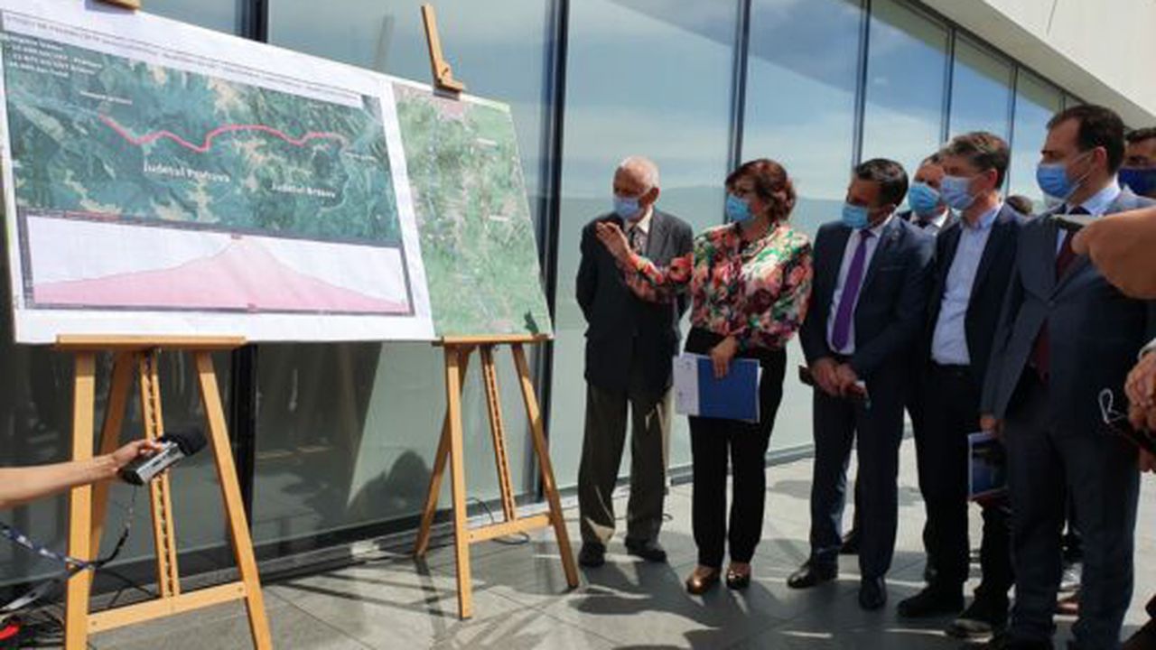 semnare_bradet_45818600