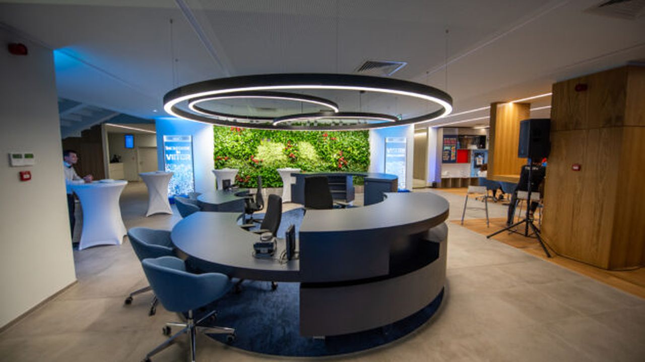 sucursala_noua_bcr_49572200