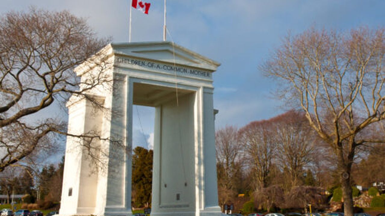 peace_arch_canada_us_border_67128000