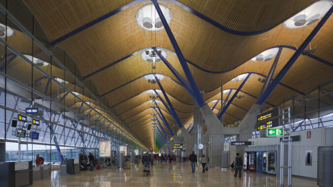terminal_4_del_aeropuerto_de_madrid_barajas_espanna_2013_01_09_dd_11_09155300