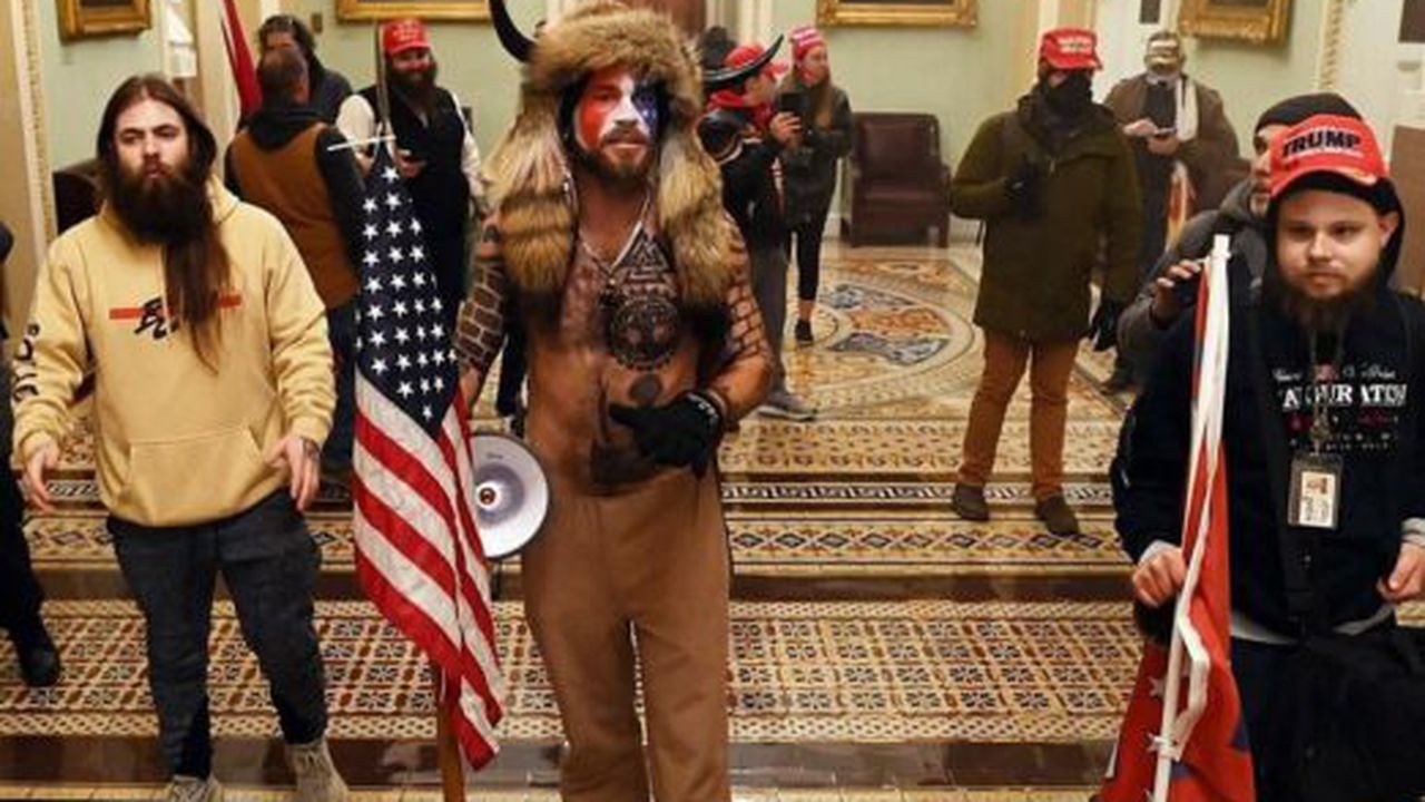 proteste_sua_654768767_56228000