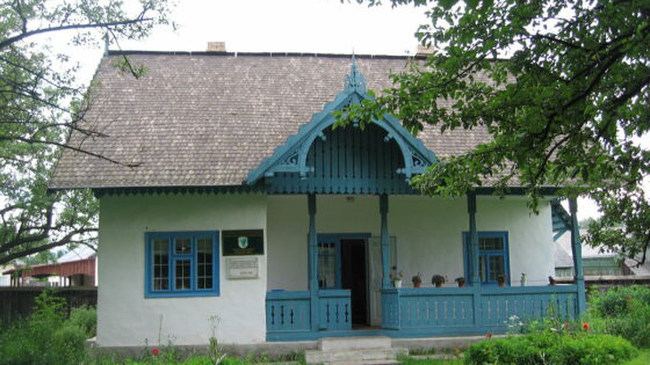 Casa_memorială_Nicolae_Labiş_de_la_Mălini