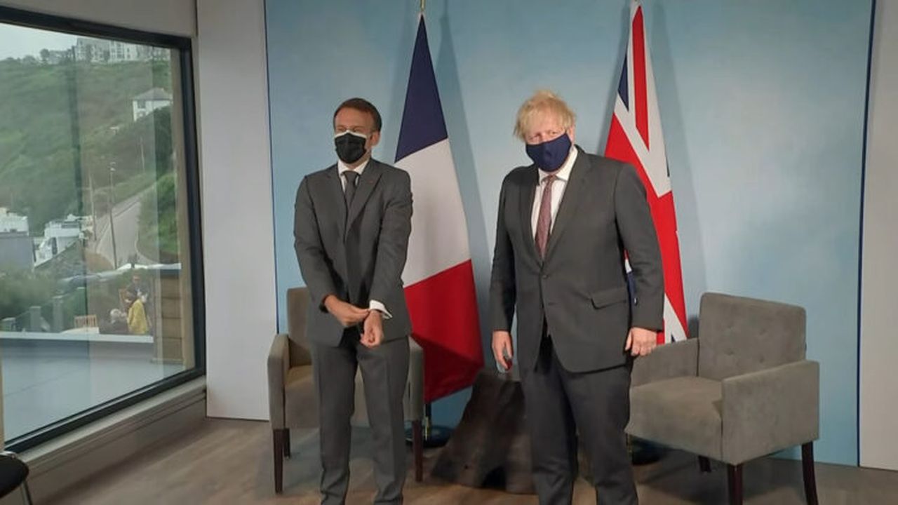 Boris Johnson si Macron