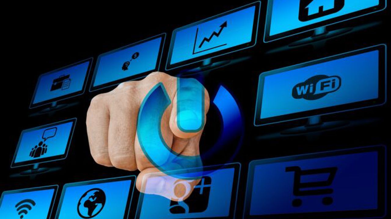 turn-on-2917049_1280