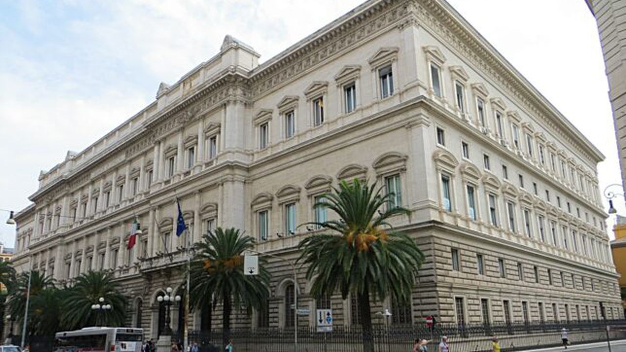 Banca_d'Italia_-_panoramio_(2)