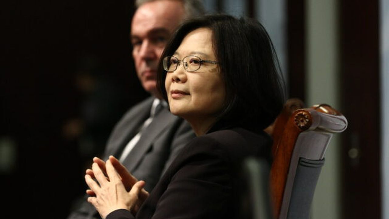 18275459820_f91c6db34d_b