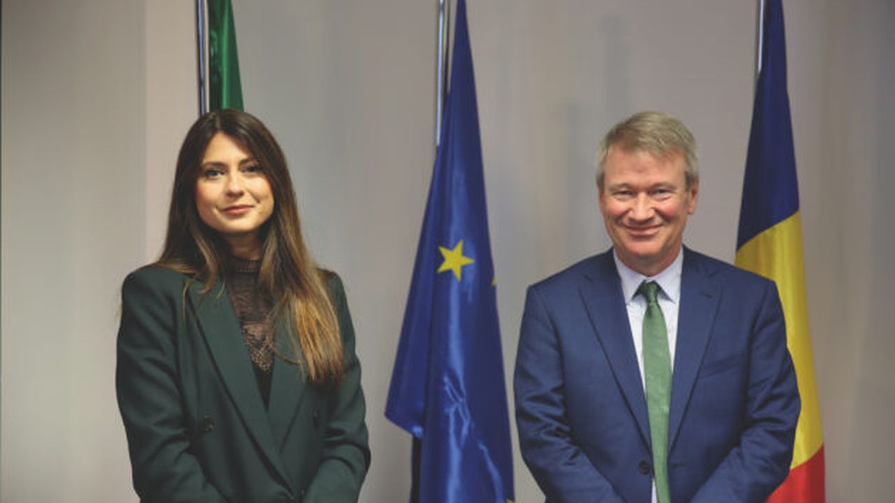 Raluca Săceanu, Chief Operating Officer Smarttech247 si Ambasadorului Irlandei, E.S. Paul McGarry