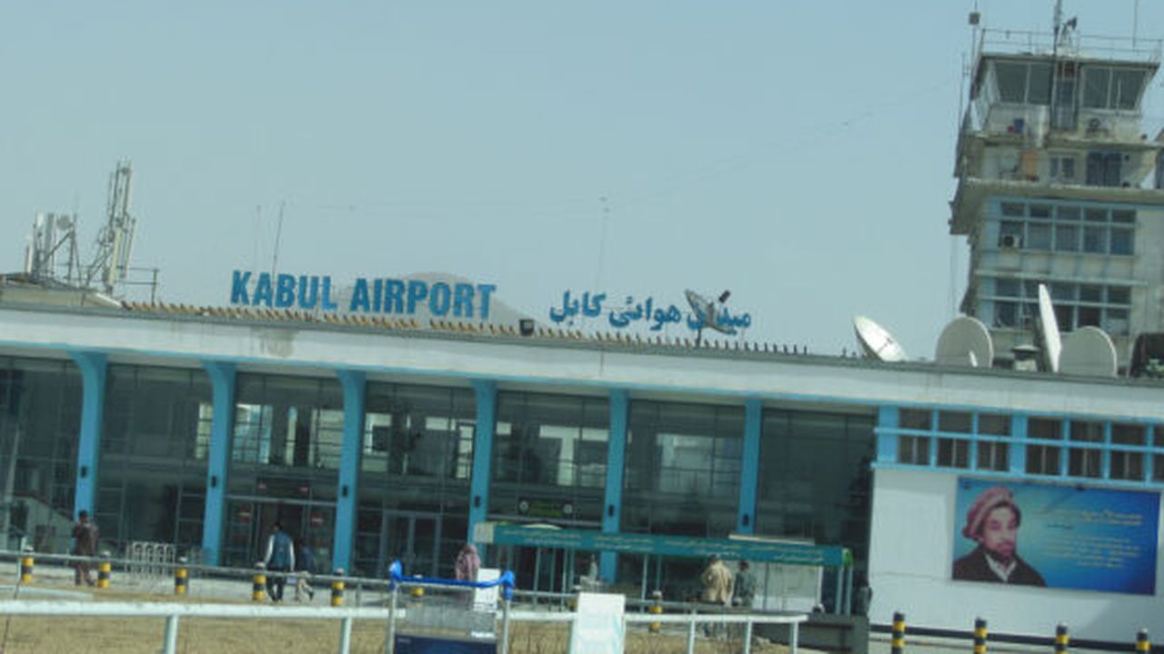 Kabul_Airport_-_panoramio