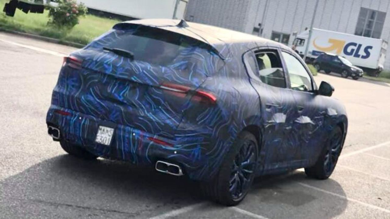 Maserati_Grecale_prototype_in_Modena_rear