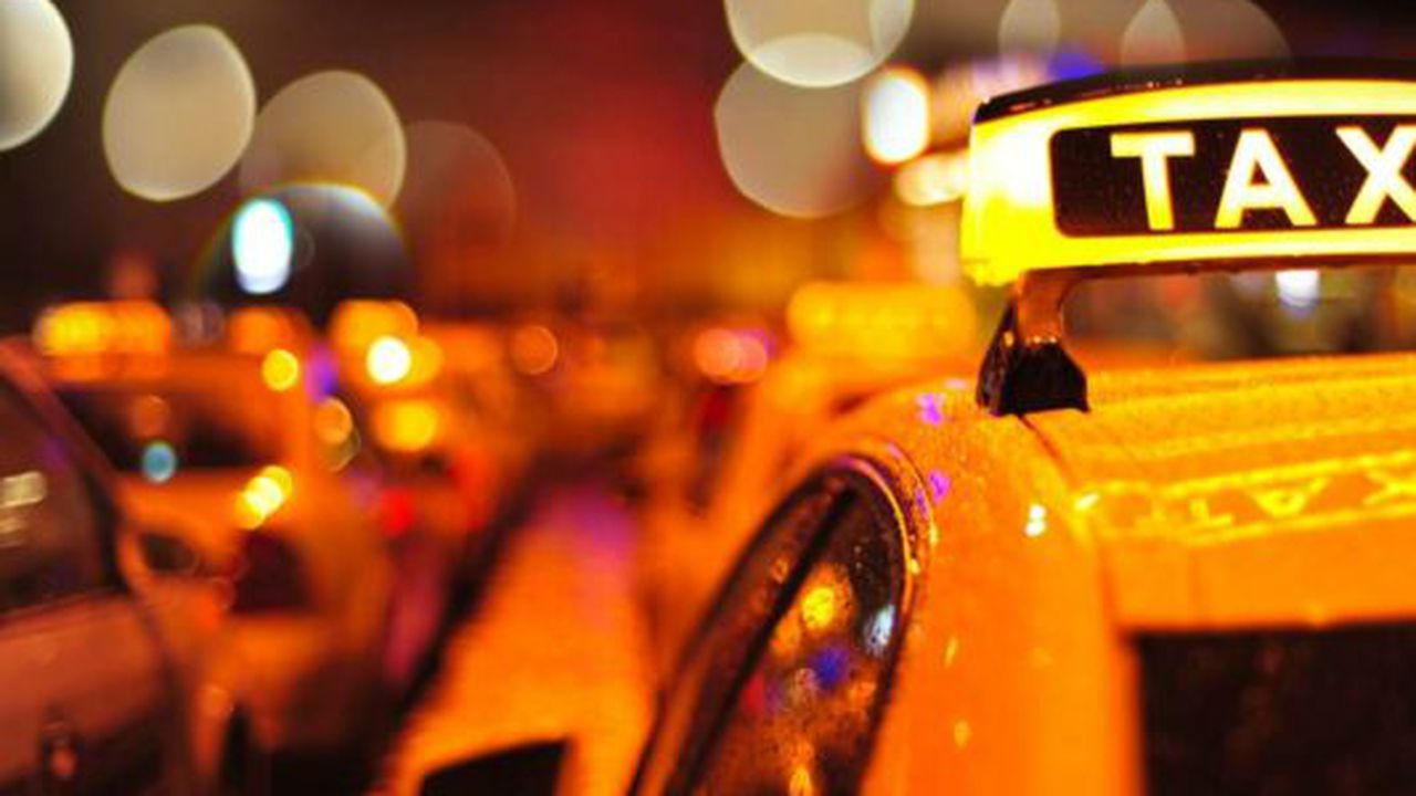 Taxi - taximetriști