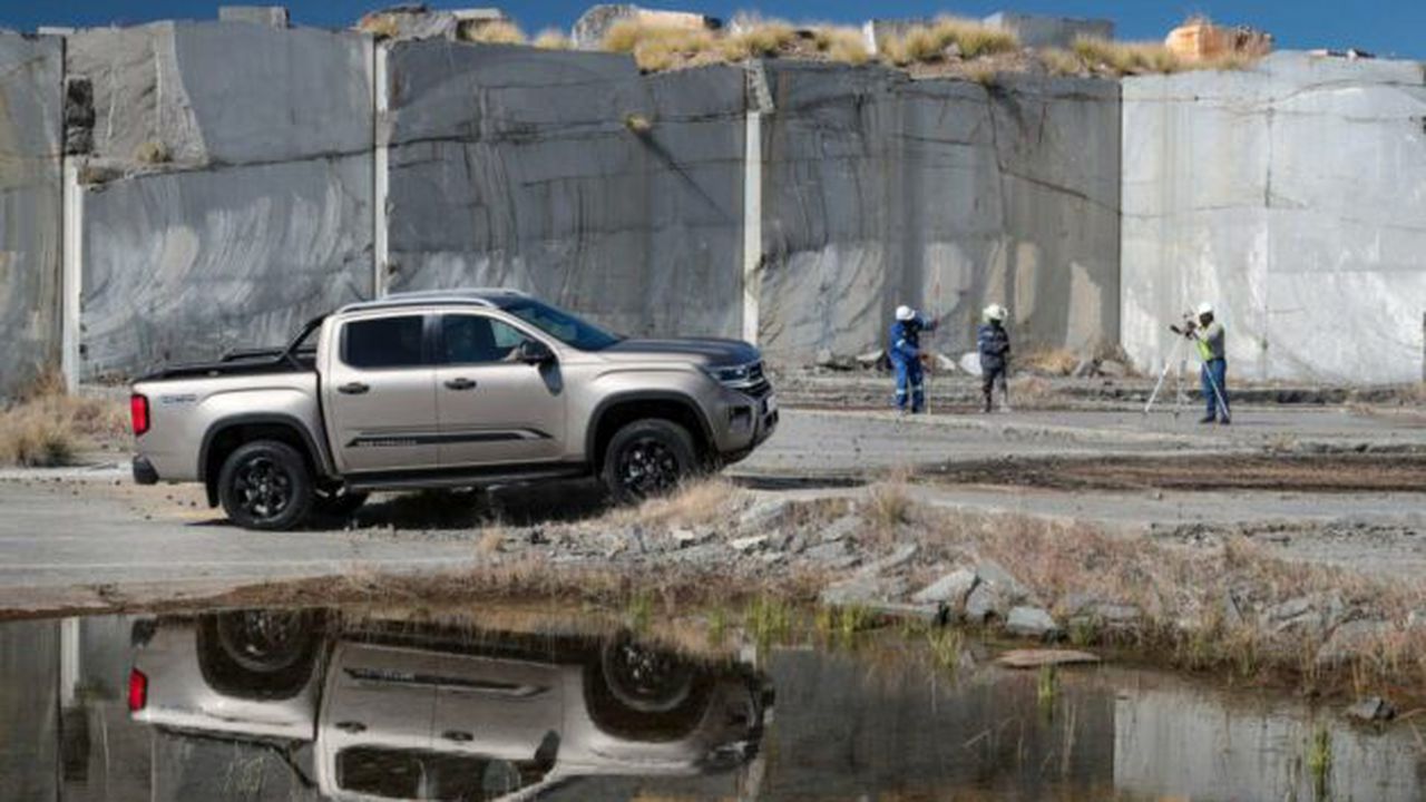 Volkswagen Amarok 2022 (2)