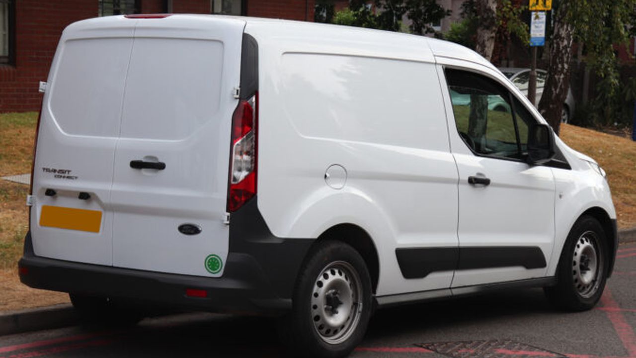 2018_Ford_Transit_Connect_200_1.5_Rear