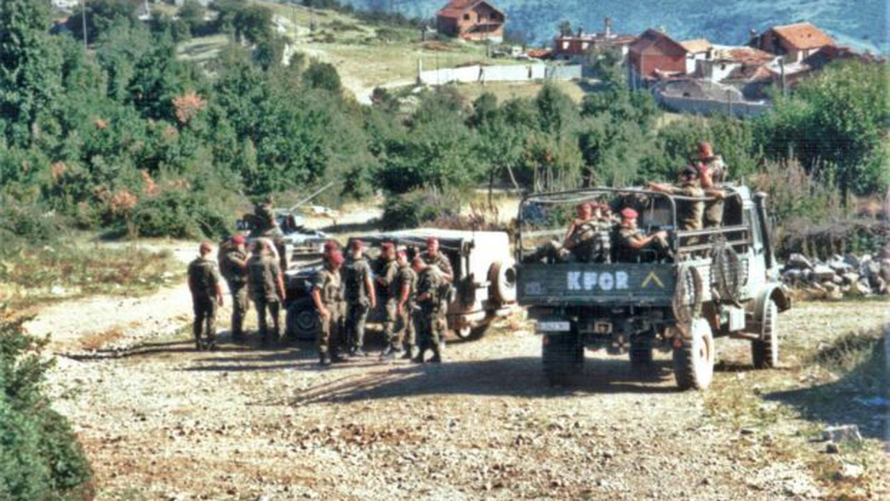 German_KFOR_troops_patrol_southern_Kosovo,_summer_1999