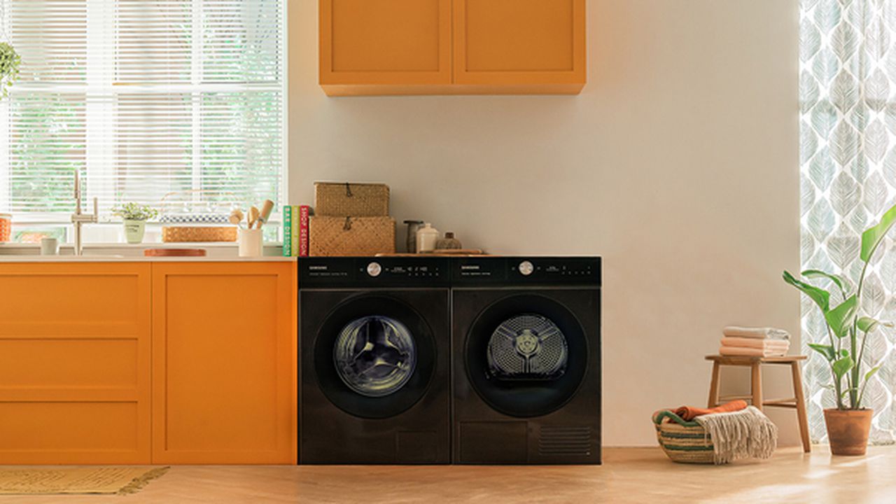 black_front_Bespoke_AI_Laundry