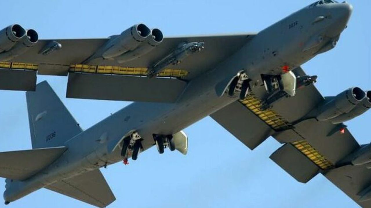 b 52 bombardier 7568678