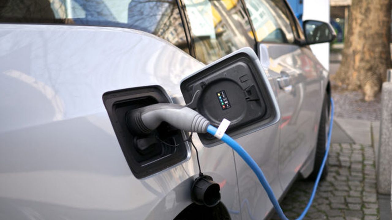 prețuri mașini electrice stații încărcare vehicule electrice EY ACEA Eldrive Renovatio EV Charging Index
