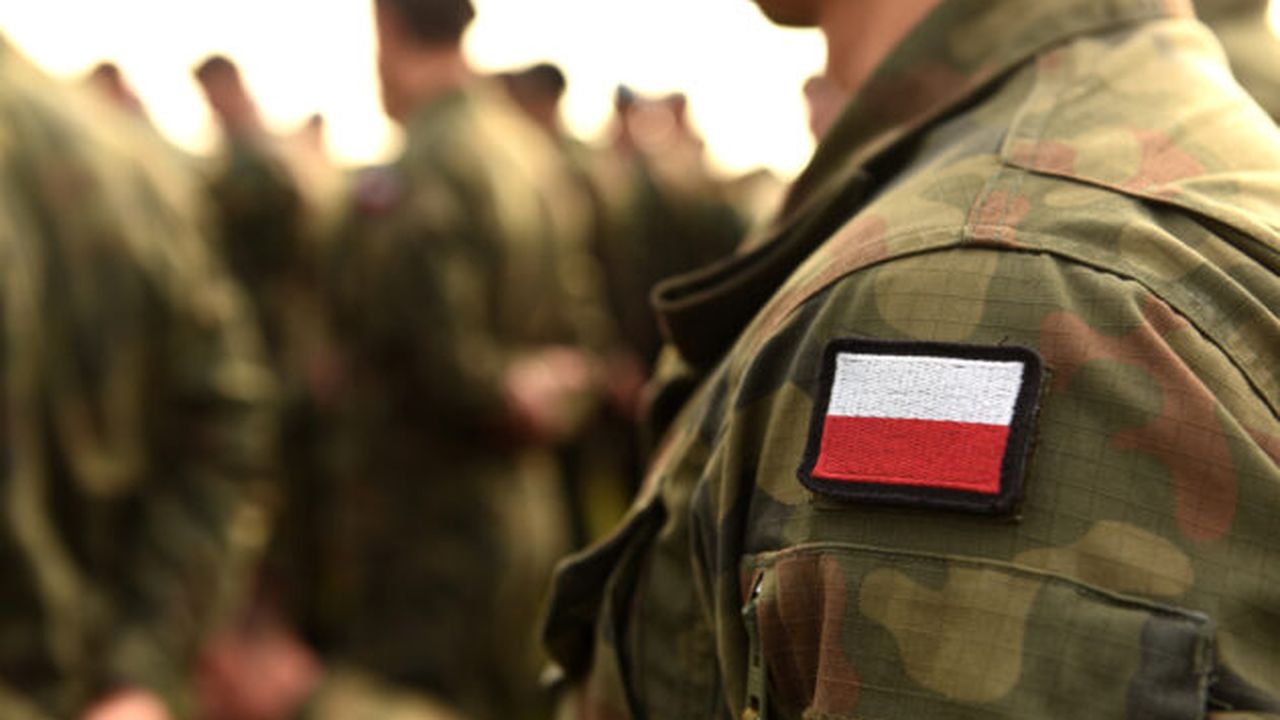 Polish,Patch,Flag,On,Soldiers,Arm.,Poland,Military,Uniform.,Poland