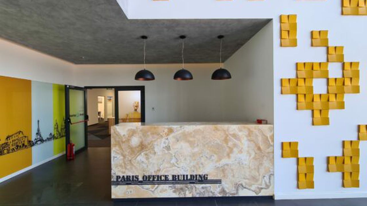 Receptie Paris (intrarea D) - 01