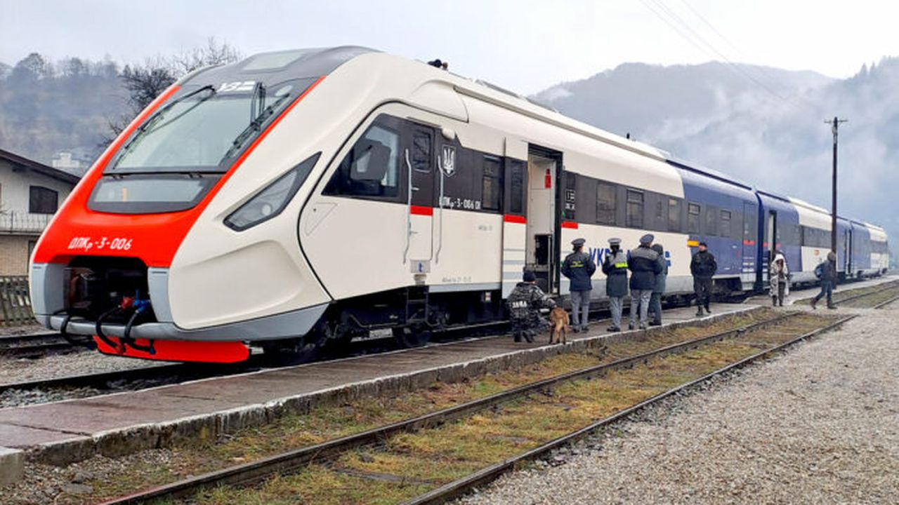 Tren ucrainean la punctuld e frontiera Valea Vişeului - Dilove