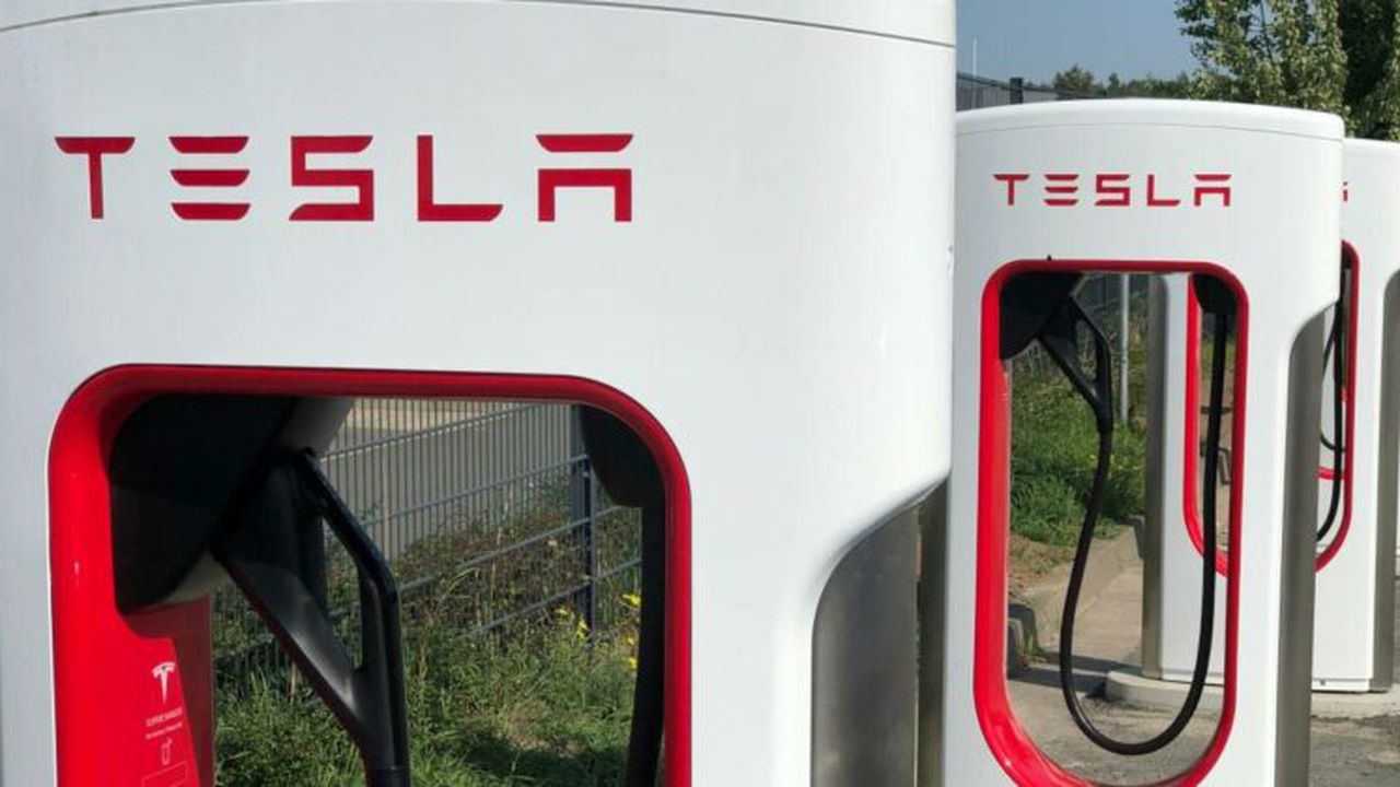 Tesla Supercharger Ford Mercedes-Benz