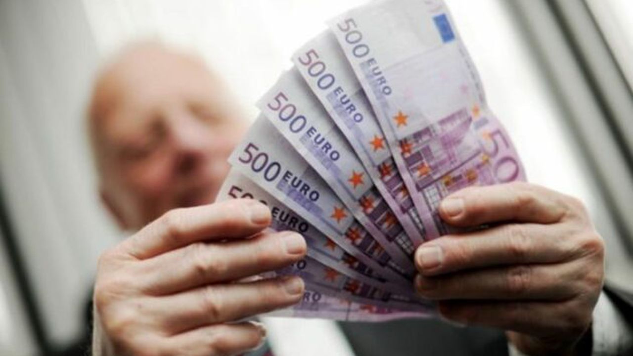 salarii-bancheri-1-696x464