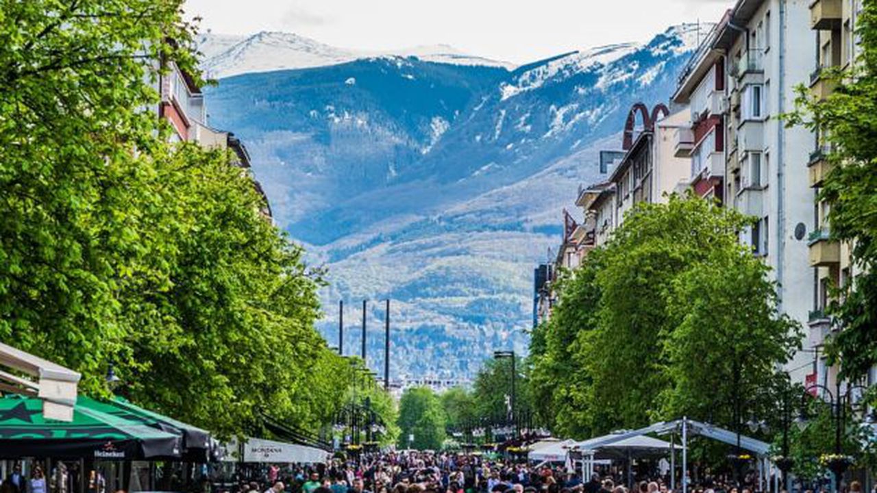 sofia-bulgaria-crowd-mountain