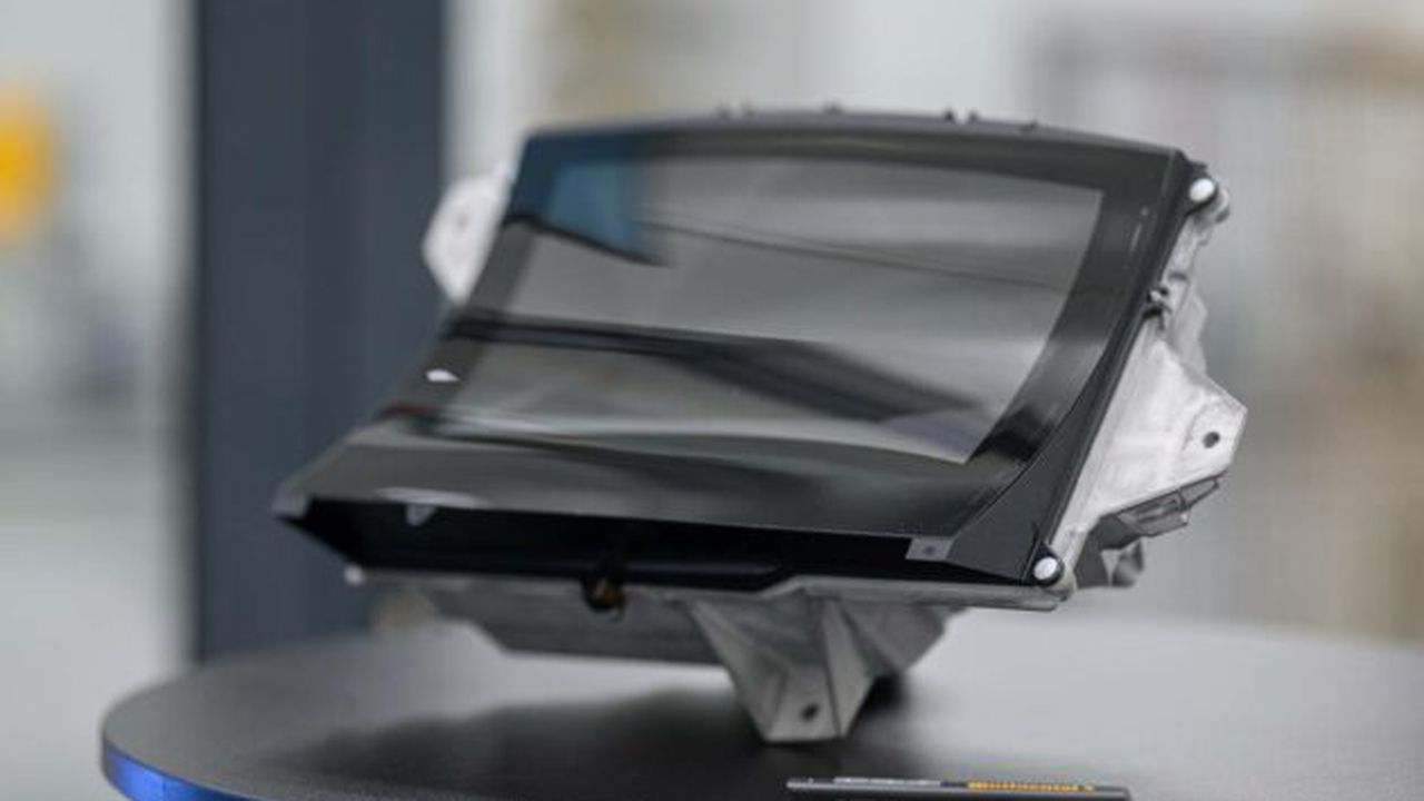 Continental Automotive Timișoara HUD (3)