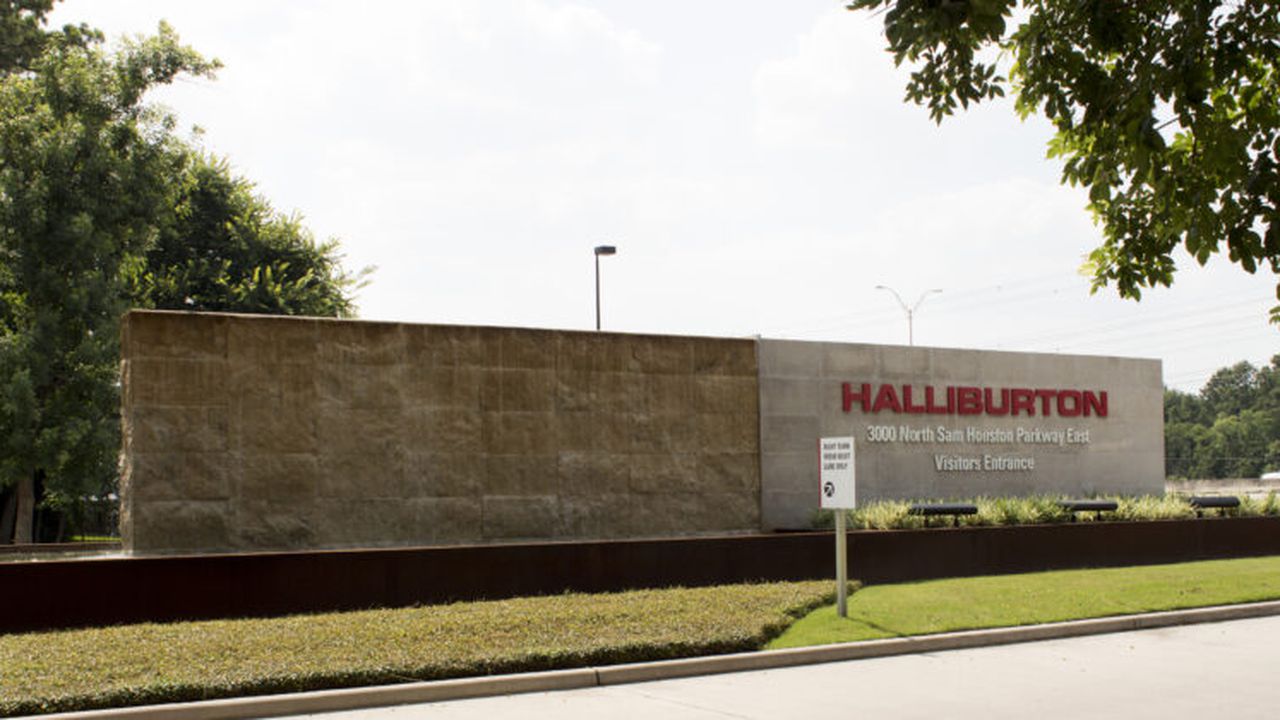Halliburton_North_Belt_Sign_01_-_East_Side