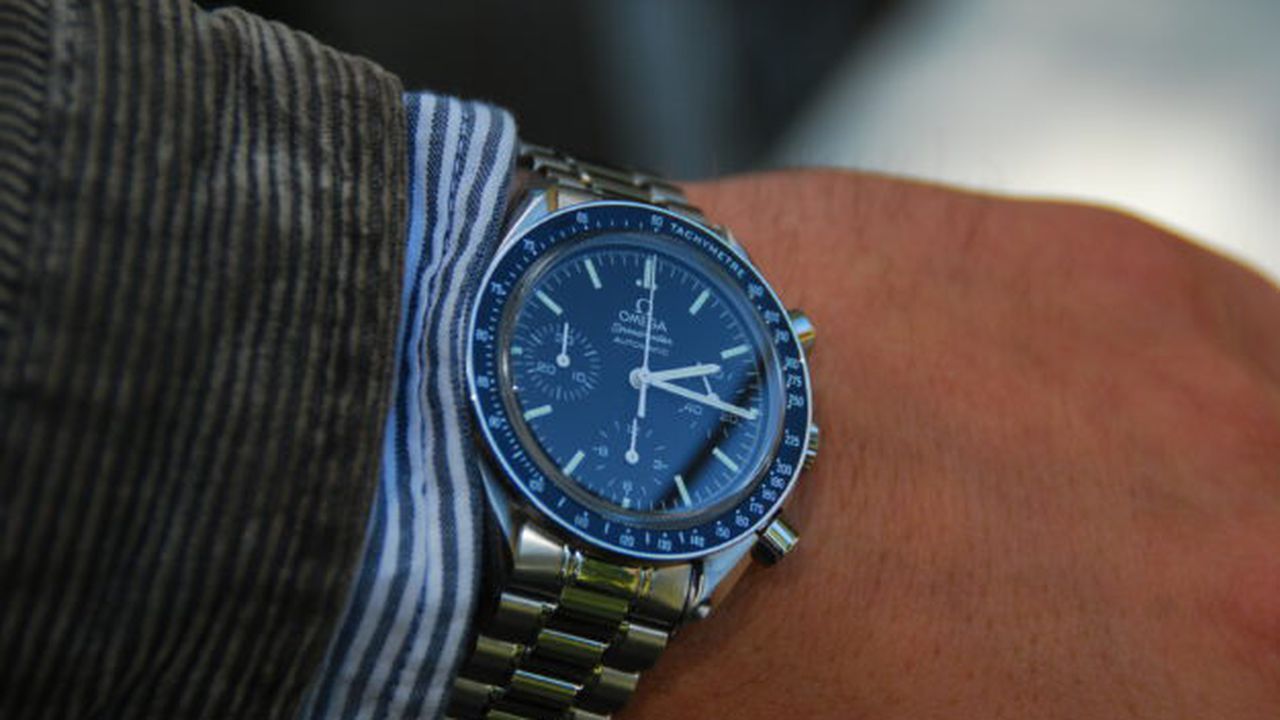 Omega_Speedmaster_Automatic_(reduced)