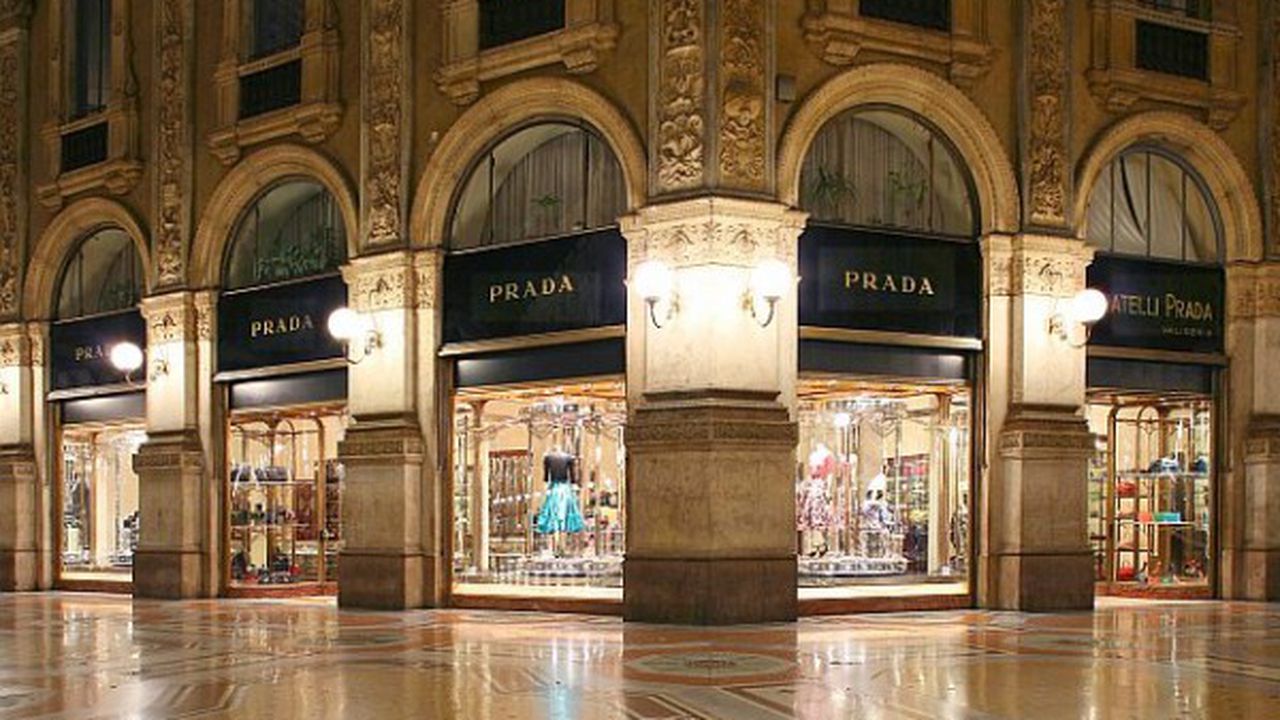 prada milano 543545645645
