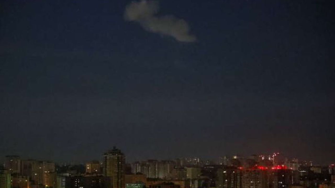 2023-08-02T044941Z_381008383_RC2CF2A35S3K_RTRMADP_3_UKRAINE-CRISIS-ATTACK-KYIV