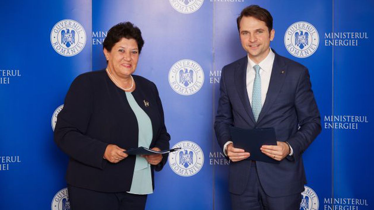 Semnare contract E-Distributie & Ministerul Energiei - Monica Hodor & S Burduja 3