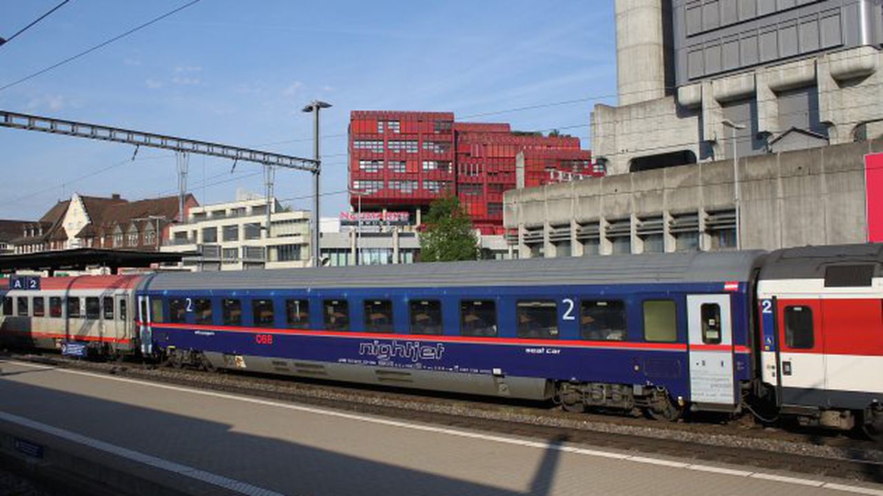 2_OEBB_Bmz_73_81_21-91_111-4_Brugg_220418_NJ471_Berlin_Ostbf-Zuerich_HB