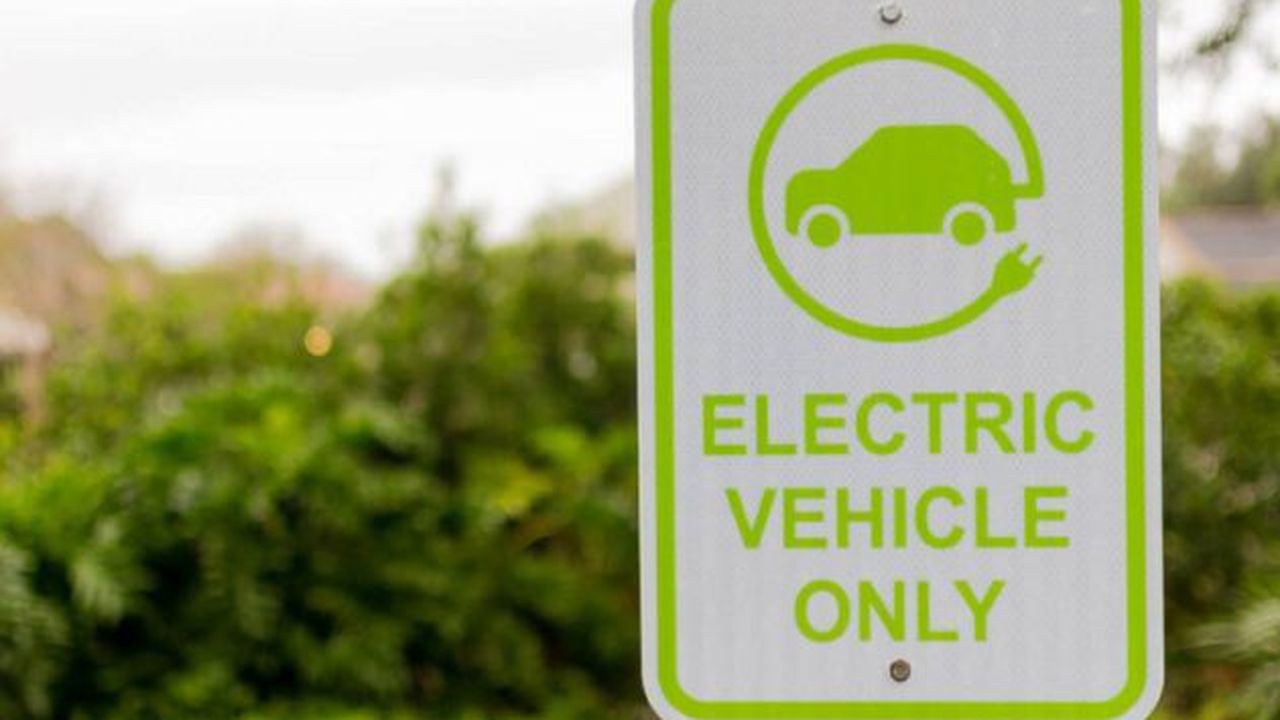 Electric Vehicle Only - mașini electrice