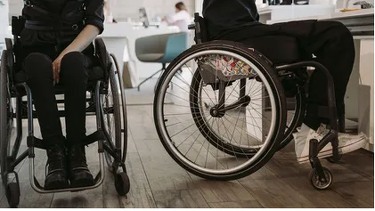 Persoane cu handicap