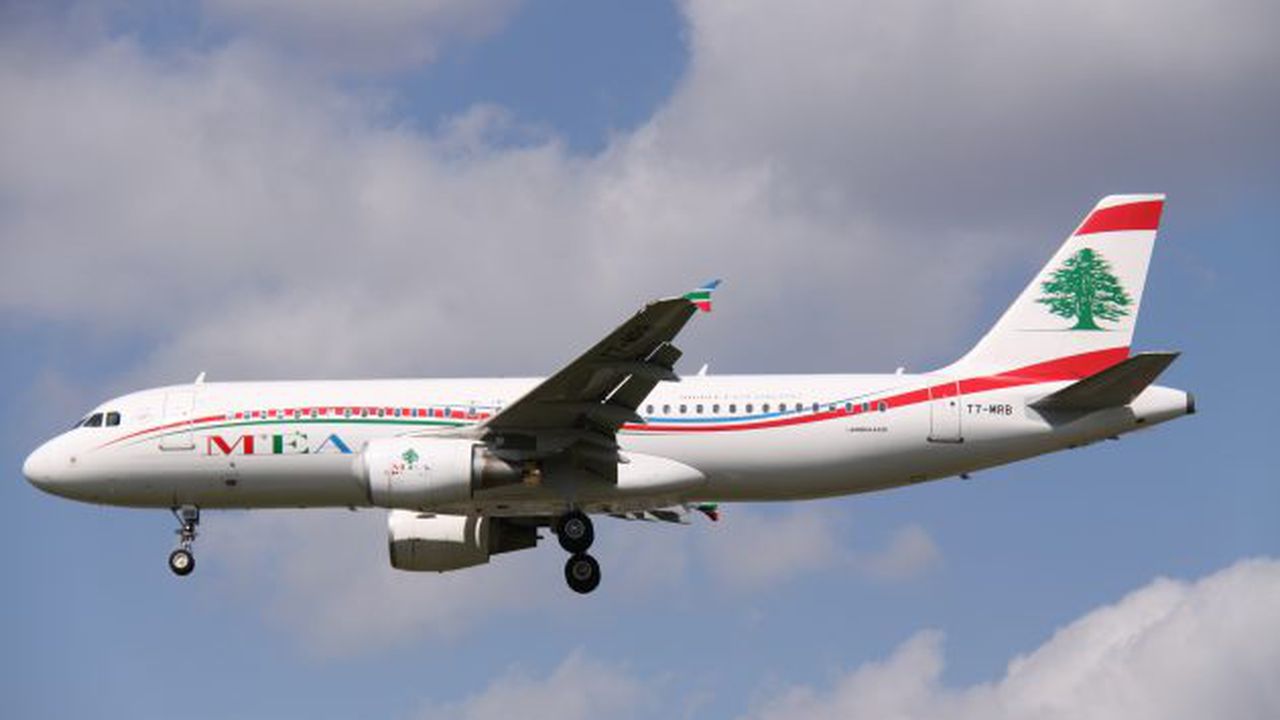 T7-MRB_Airbus_A320_MEA_Middle_East_Airlines_(13896205927)