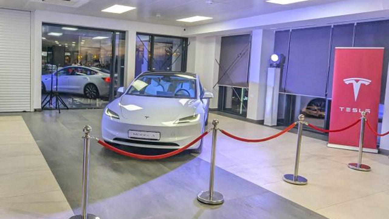 Tesla Model 3 2023 (1)