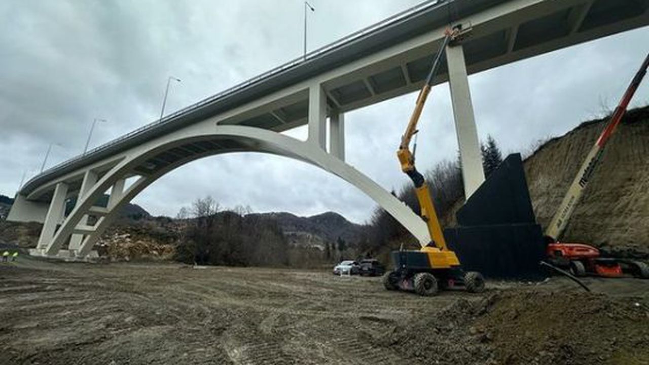 Pod Podul Dambovitei