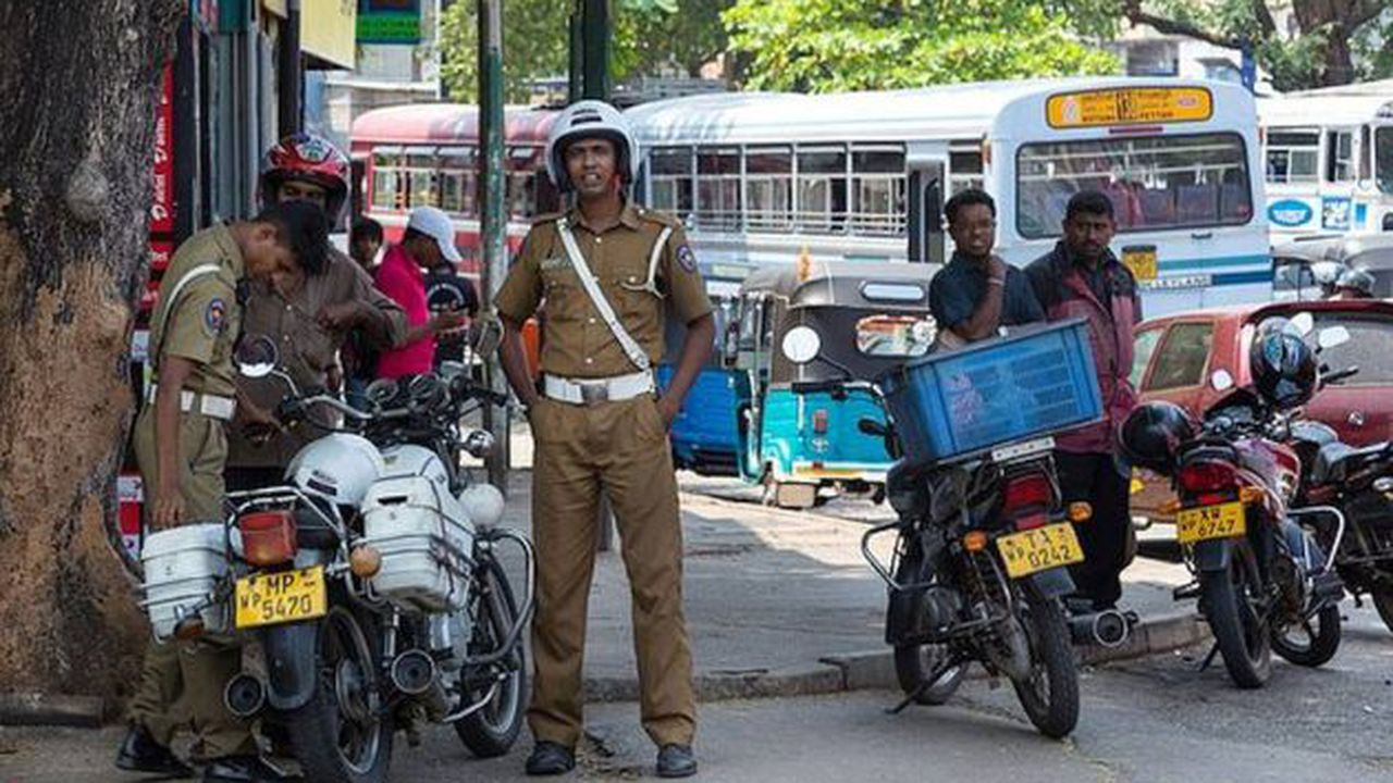 Sri Lanka Politie rețele socializare
