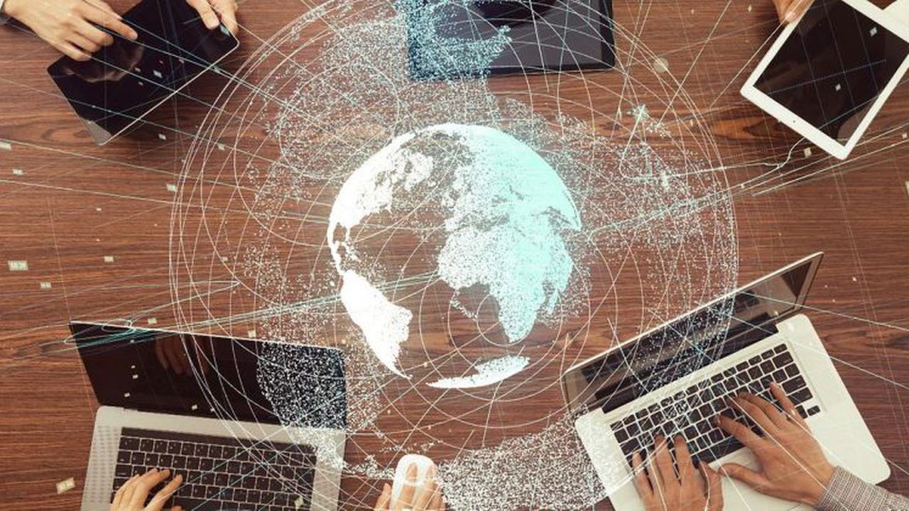 dezinformare internet