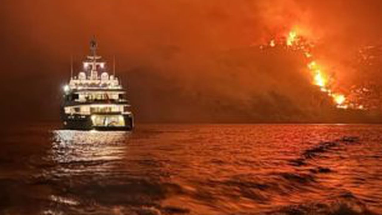 Yacht incendiu Grecia