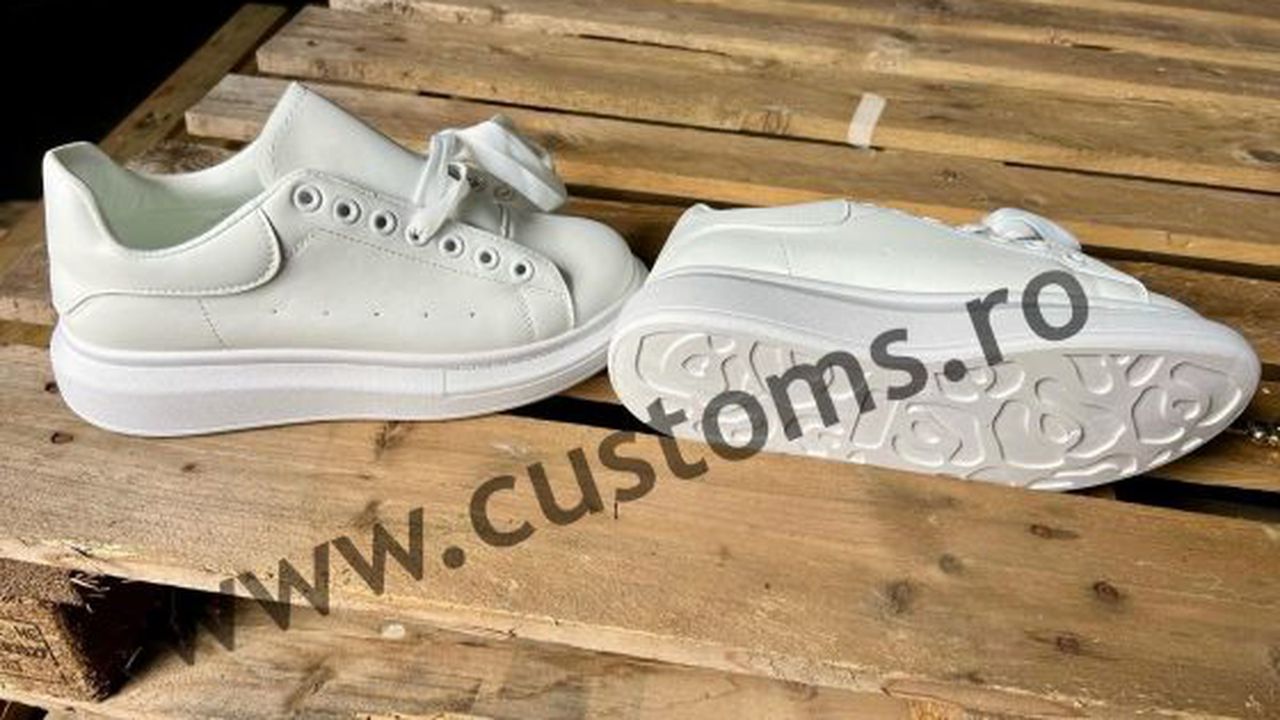 Pantofi sport confiscati