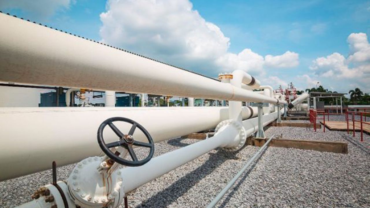 Various-Types-of-Pipelines-Used-in-the-Gas-and-Oil-Industry